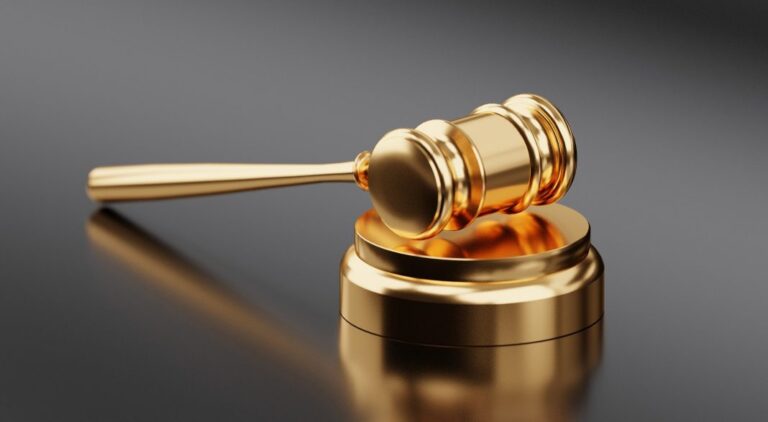 Difference between Arbitration and Mediation